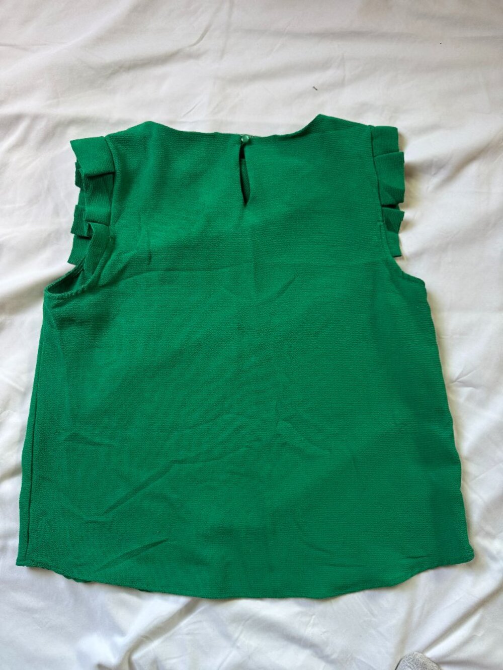 Monteau Los Angeles Green Ruffle Sleeve Blouse Women's XL Keyhole Back